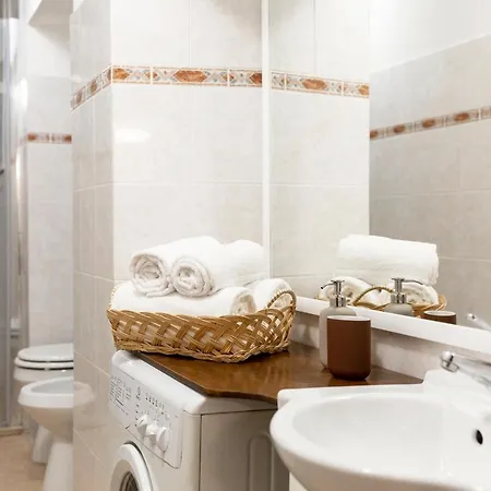 Magnoli Cozy Flat Two Steps From Ponte Vecchio * Florenz