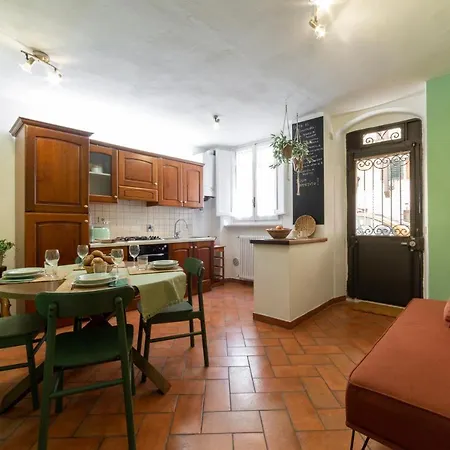 Magnoli Cozy Flat Two Steps From Ponte Vecchio דירה